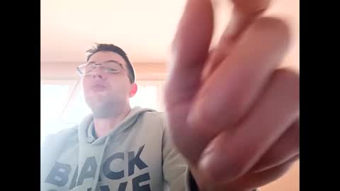 Snapshot of whatwouldyouliketosee chatting on 01-24-25, 10:11 stoffy online show from 01-24-25, 10:11