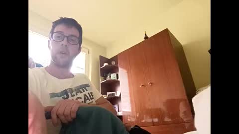 Snapshot of whatwouldyouliketosee chatting on 09-26-25, 10:41 stoffy online show from 09-26-25, 10:41