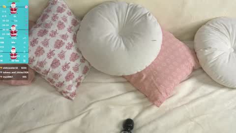 Naomi online show from 12-23-24, 05:17