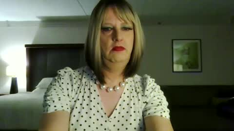 Whisper online show from 01-03-25, 06:44