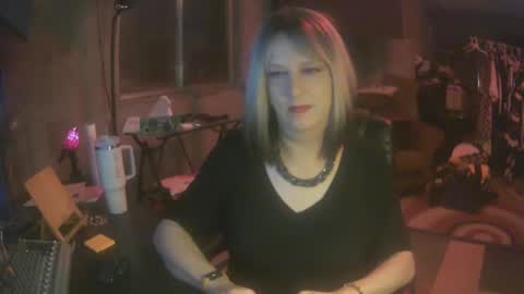 Whisper online show from 01-12-25, 07:43