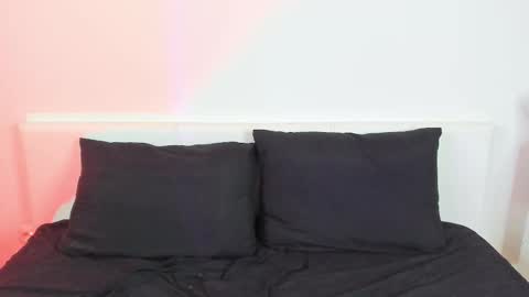 Bella online show from 10-03-25, 01:35