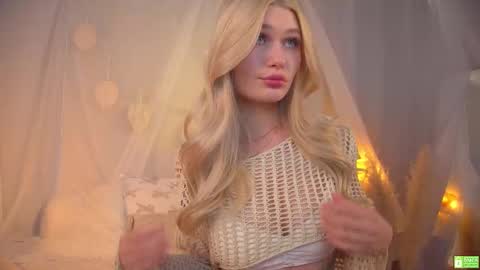 Snapshot of white_godness chatting on 02-23-25, 02:14 Chloe NEXT STREAM - 1 december online show from 02-23-25, 02:14