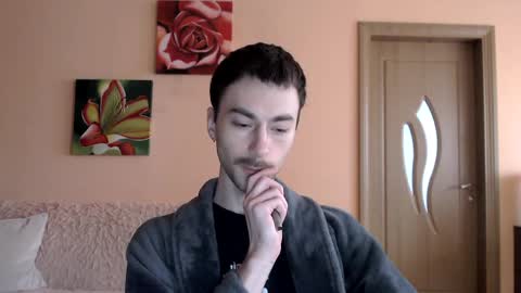 Tom online show from 04-11-26, 12:42