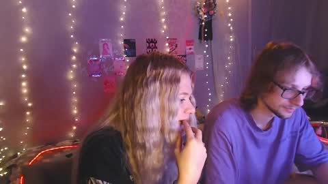 Melania and Mikey online show from 04-14-26, 03:07