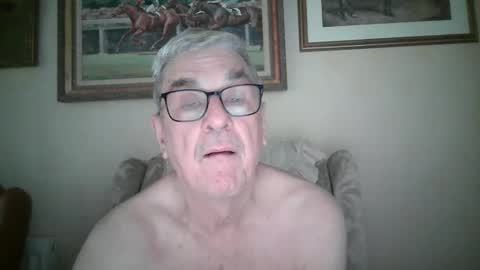 whitebriefs009 online show from 12-21-25, 09:38