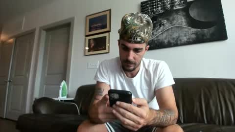 Snapshot of whitechocalate91 chatting on 10-02-25, 06:15 just  str8 stud nut  1000 online show from 10-02-25, 06:15