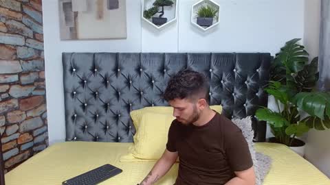 Dylan white online show from 02-07-25, 05:29