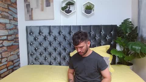 Dylan white online show from 02-08-25, 05:29