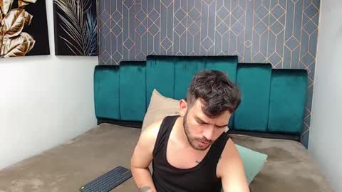 Dylan white online show from 02-10-25, 09:04