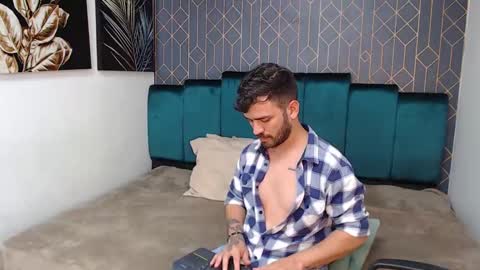 Dylan white online show from 02-13-25, 05:54