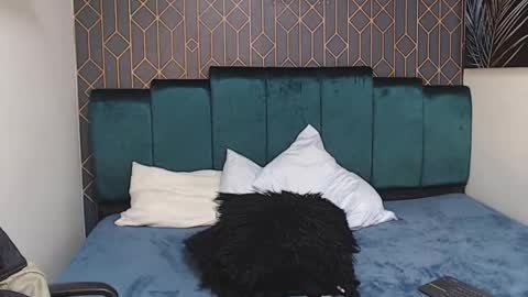 Dylan white online show from 02-27-25, 05:47