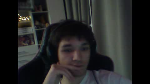 whitekingg online show from 11-23-25, 01:33