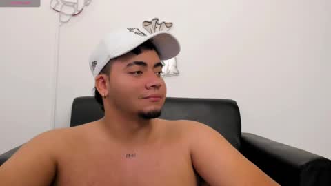 Snapshot of whitesun_01 chatting on 02-22-25, 03:47 WhiteSun online show from 02-22-25, 03:47