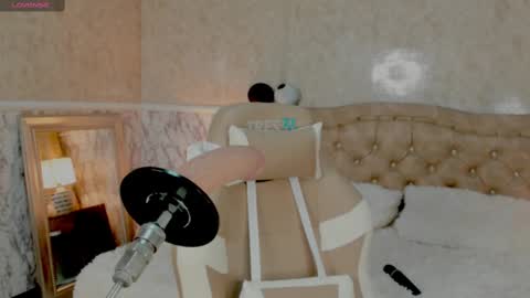 Whitney  online show from 10-07-25, 04:53