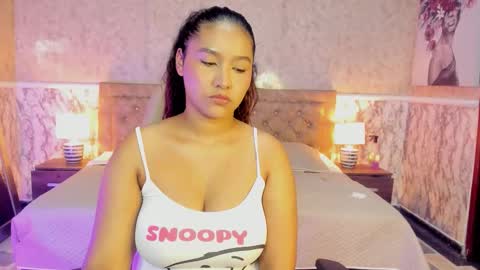 Whitney  online show from 11-21-25, 04:33