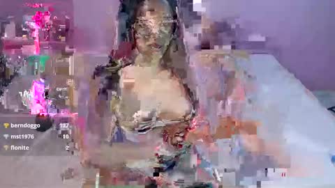 Snapshot of whitneyfantastic chatting on 12-05-24, 05:59 whitneyfantastic online show from 12-05-24, 05:59