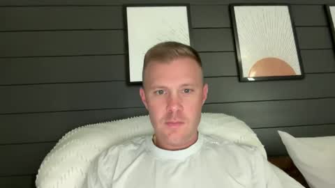 Snapshot of whoops1017 chatting on 09-10-25, 04:40 whoops1017 online show from 09-10-25, 04:40