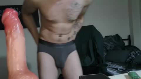 Snapshot of whosten0 chatting on 01-09-26, 12:35 whosten0 online show from 01-09-26, 12:35