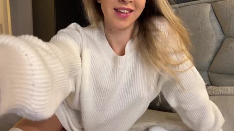 Snapshot of why_____not chatting on 12-20-24, 06:13 Alice online show from 12-20-24, 06:13
