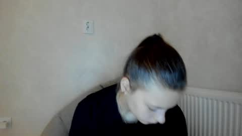 Snapshot of why_again_me chatting on 12-08-24, 08:15 Veronica online show from 12-08-24, 08:15