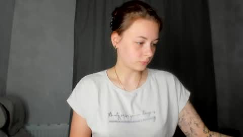 Veronica online show from 04-18-26, 07:07