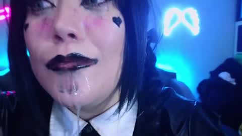 Snapshot of wickedxqueen chatting on 12-06-24, 05:31 Laura  online show from 12-06-24, 05:31