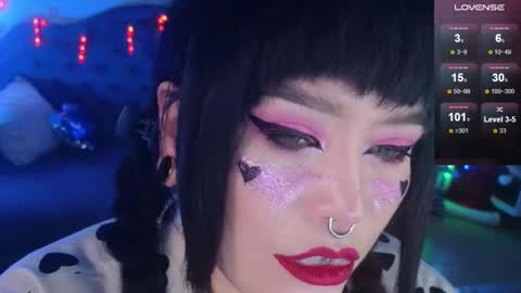 Snapshot of wickedxqueen chatting on 12-19-24, 09:49 Laura  online show from 12-19-24, 09:49
