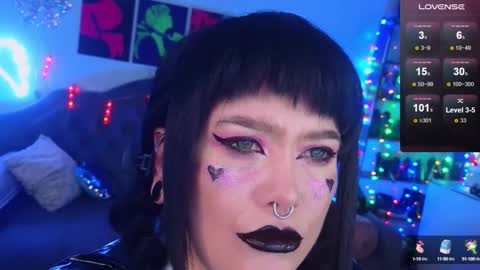 Snapshot of wickedxqueen chatting on 12-20-24, 04:31 Laura  online show from 12-20-24, 04:31