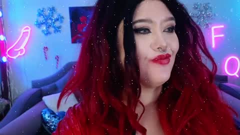 Snapshot of wickedxqueen chatting on 12-30-24, 07:37 Laura  online show from 12-30-24, 07:37