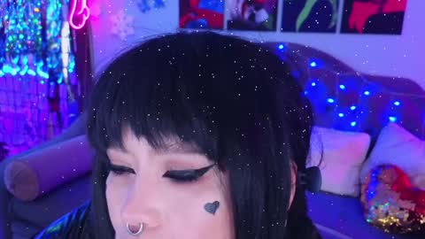 Snapshot of wickedxqueen chatting on 01-01-25, 11:29 Laura  online show from 01-01-25, 11:29