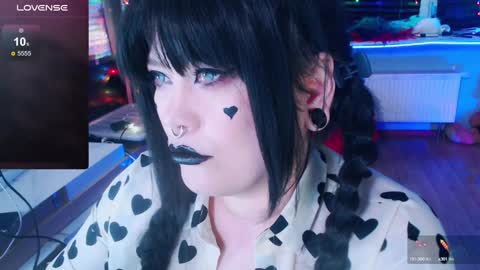 Snapshot of wickedxqueen chatting on 01-14-25, 04:47 Laura  online show from 01-14-25, 04:47