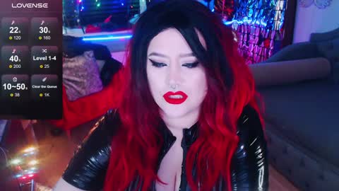 Snapshot of wickedxqueen chatting on 01-17-25, 05:21 Laura  online show from 01-17-25, 05:21