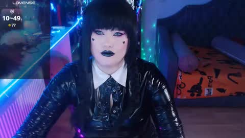 Snapshot of wickedxqueen chatting on 01-23-25, 04:52 Laura  online show from 01-23-25, 04:52