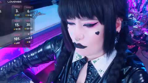 Snapshot of wickedxqueen chatting on 02-03-25, 11:05 Laura  online show from 02-03-25, 11:05
