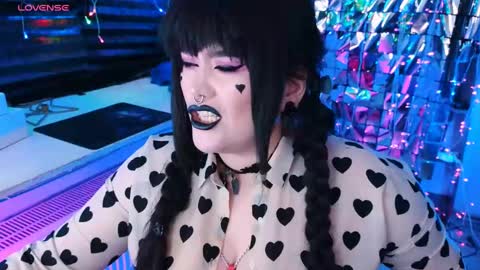 Snapshot of wickedxqueen chatting on 02-23-25, 10:31 Laura  online show from 02-23-25, 10:31