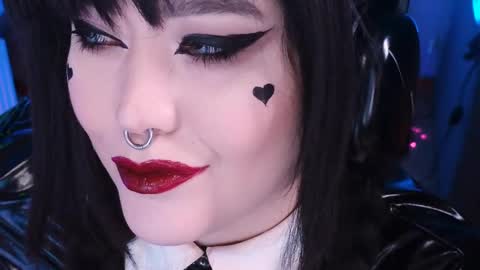 Snapshot of wickedxqueen chatting on 02-28-25, 05:48 Laura  online show from 02-28-25, 05:48