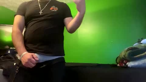 Snapshot of wifeleftm chatting on 02-09-25, 12:19 simbastud online show from 02-09-25, 12:19