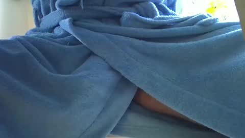 Snapshot of wifewatcher123 chatting on 10-28-25, 08:18 wifewatcher123 online show from 10-28-25, 08:18