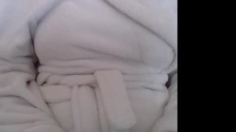 Ella online show from 10-06-25, 02:36