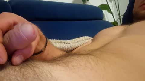 wildmike93 online show from 10-04-25, 01:58