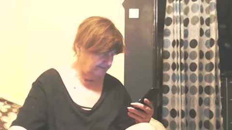 Snapshot of wildredcat chatting on 01-11-26, 08:58 WildRedCat online show from 01-11-26, 08:58