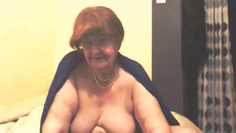 Snapshot of wildredcat chatting on 01-12-26, 10:37 WildRedCat online show from 01-12-26, 10:37