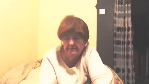 Snapshot of wildredcat chatting on 01-15-26, 10:02 WildRedCat online show from 01-15-26, 10:02