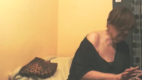 Snapshot of wildredcat chatting on 02-18-26, 12:06 WildRedCat online show from 02-18-26, 12:06