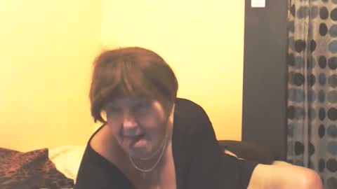 Snapshot of wildredcat chatting on 02-22-26, 12:34 WildRedCat online show from 02-22-26, 12:34