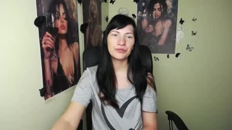 Snapshot of wildsoul8 chatting on 04-29-26, 06:14 Rosalinda online show from 04-29-26, 06:14