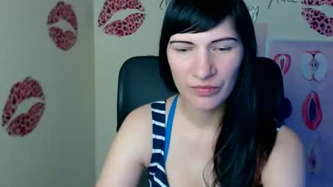 Snapshot of wildsoul8 chatting on 05-09-26, 06:24 Rosalinda online show from 05-09-26, 06:24