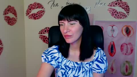 Snapshot of wildsoul8 chatting on 05-21-26, 06:37 Rosalinda online show from 05-21-26, 06:37