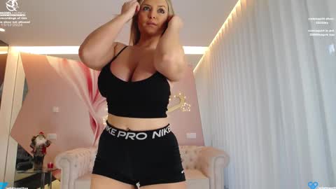 Snapshot of wildtequilla chatting on 12-15-24, 03:20 Lili online show from 12-15-24, 03:20